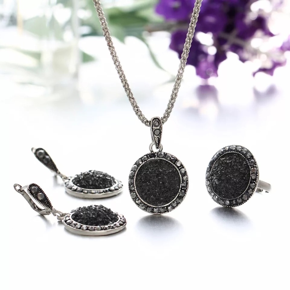 Necklace earrings set - Picture 3 of 5